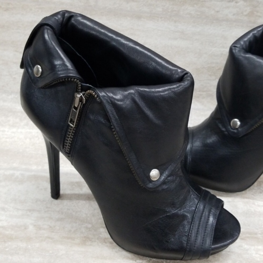 ALDO | Black Booties - Picture 3 of 8